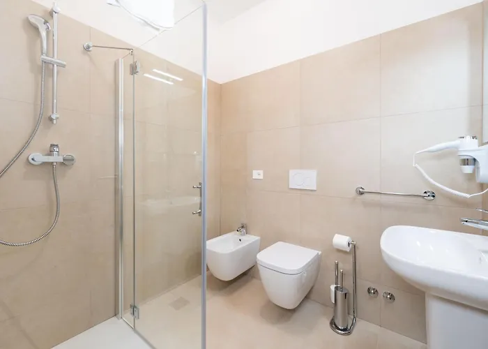 La Nuova Corte Pensión 4*